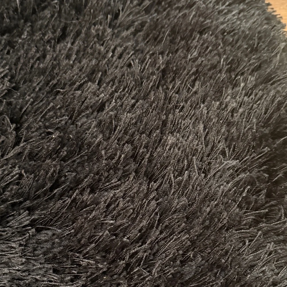Luxurious Black Shag Rug